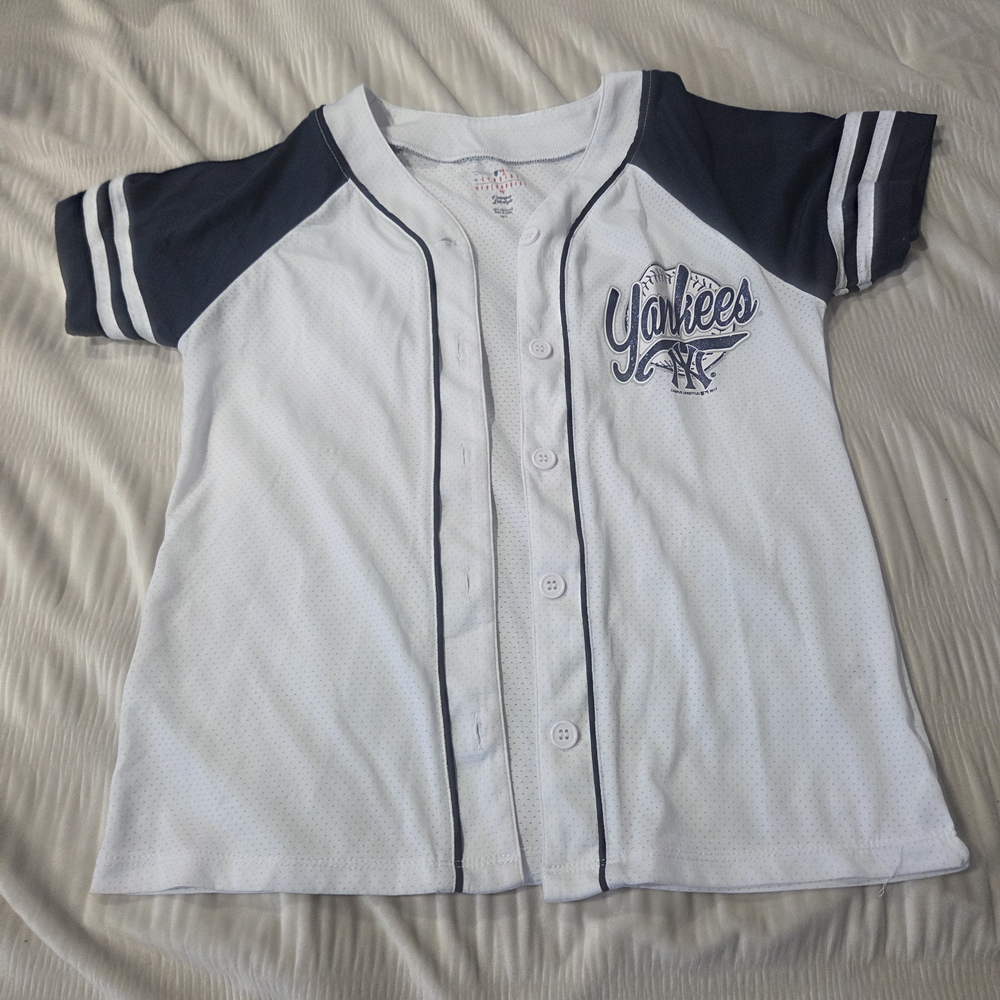 Kids White and Blue Yankees Shirt